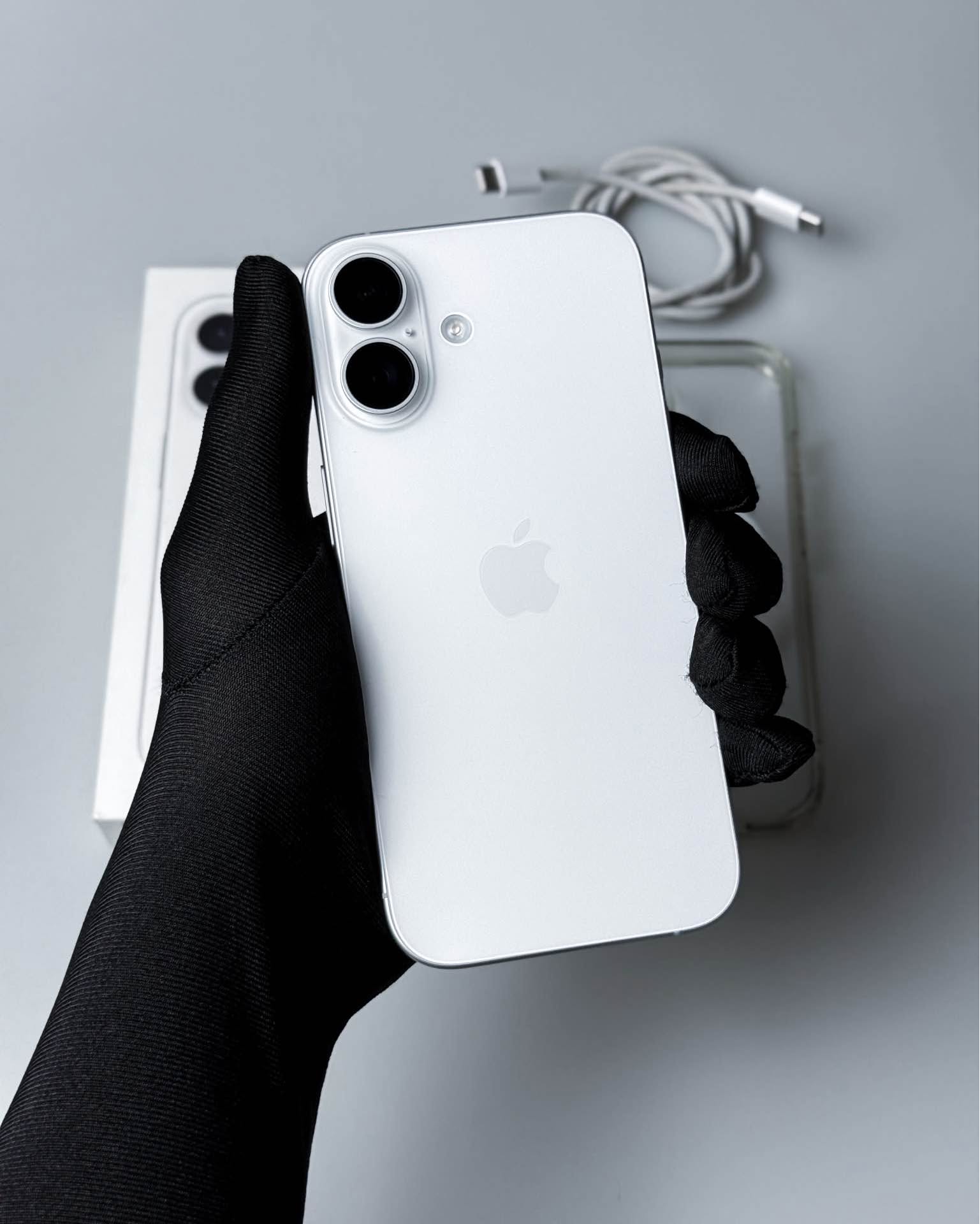 Ad Bars Facebook ad: IPHONE 17 256GB WHITE
