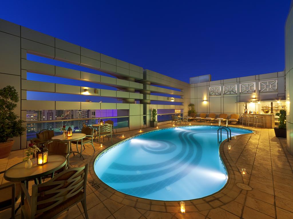 MakeMyTrip UAE Facebook ad: Flat 20% Off on your first hotel booking…