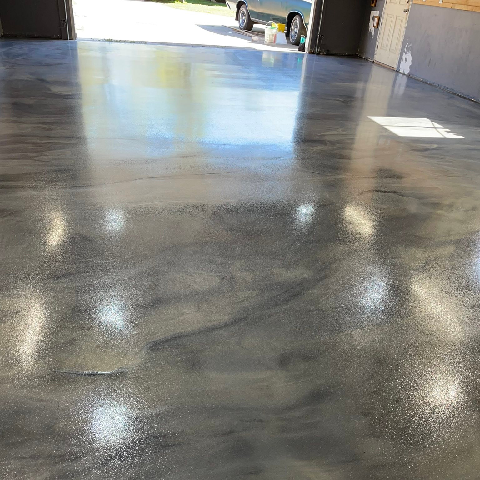 Atlas Epoxy Flooring LLC Facebook ad: Chat in Messenger