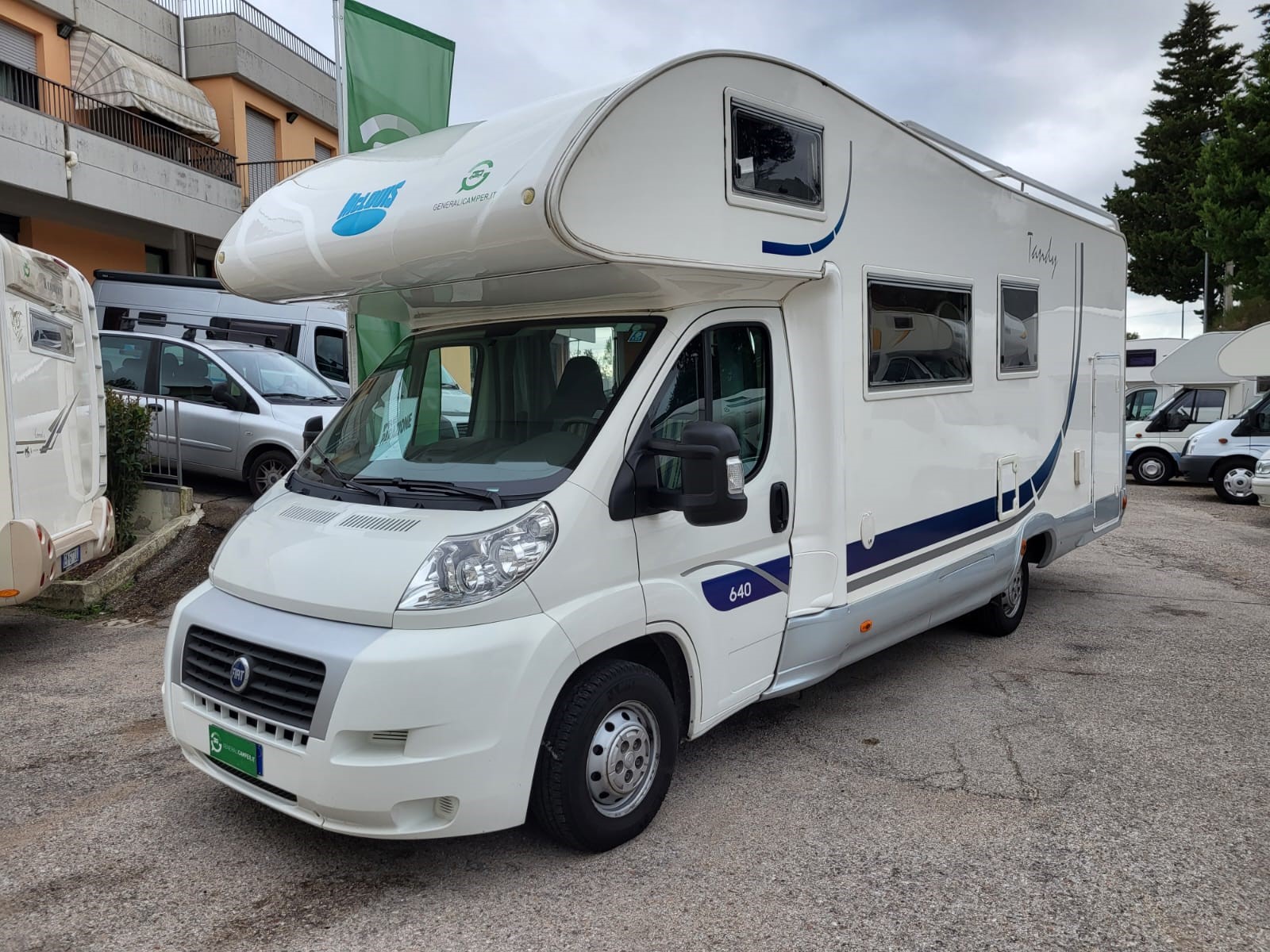 Generali Camper Facebook ad: Vendita camper usati per tutti gli amanti del…