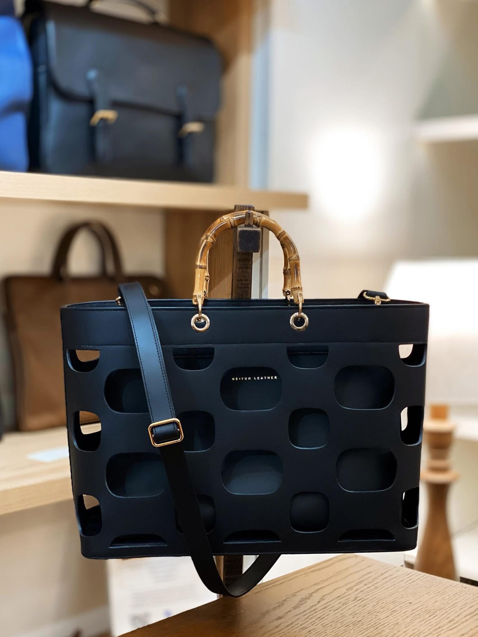 NEYUH Leather Facebook ad: Tuổi trẻ có phù phiếm và phiêu lưu…