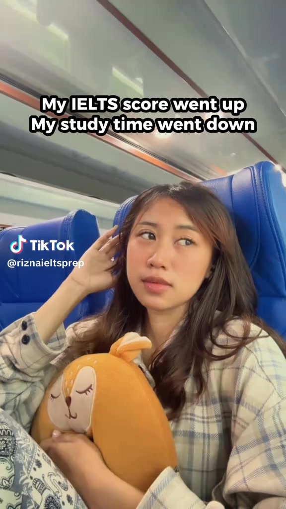 Stimuler - IELTS speaking Coach Facebook ad: Improve IELTS Band Score to 8 in one month