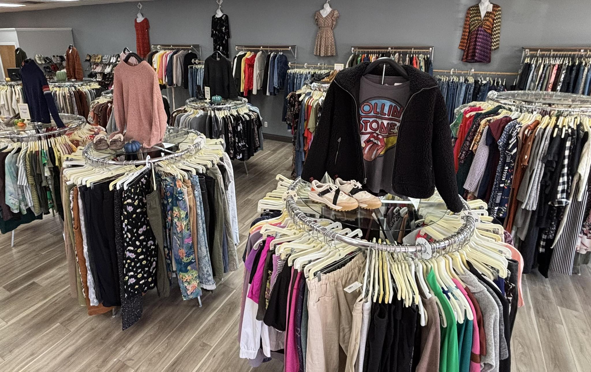 Castaways Consignment Facebook ad: Shop and consign with us!