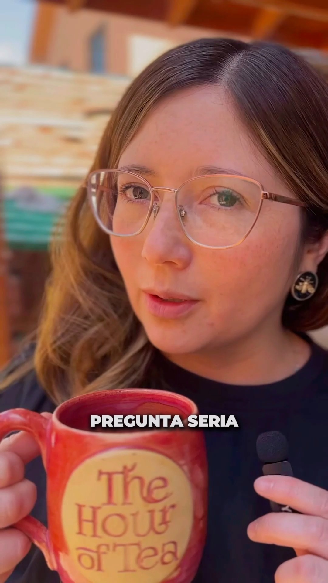 The Hour of Tea Facebook ad: Pregunta seria…
