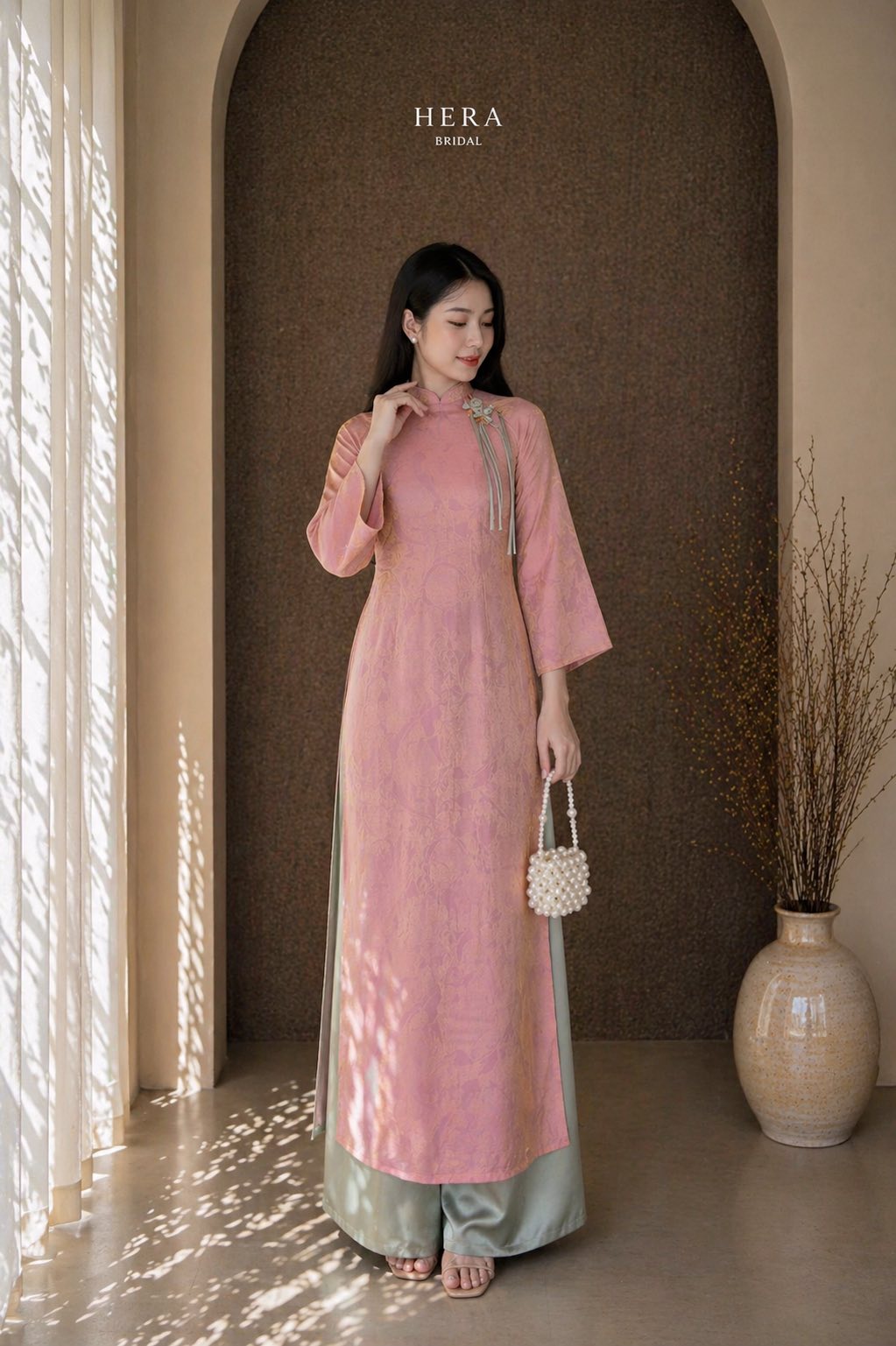 Hera Wedding - Decor & Bridal Facebook ad: Trong một lễ cưới chỉn chu, đội hình…
