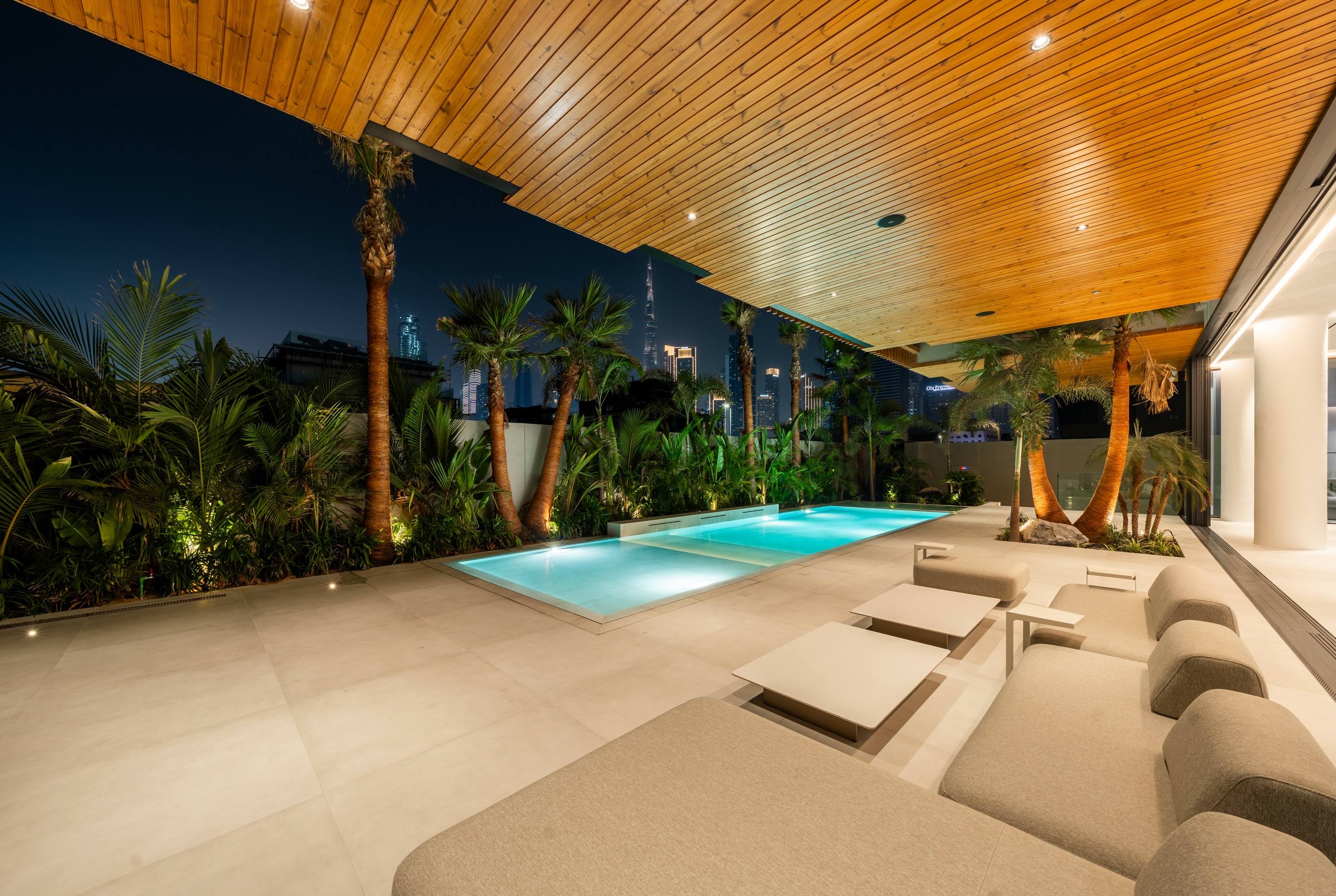 Yass.dxb Facebook ad: freehold Six-Bedroom Villa for Sale in Jumeirah Al…