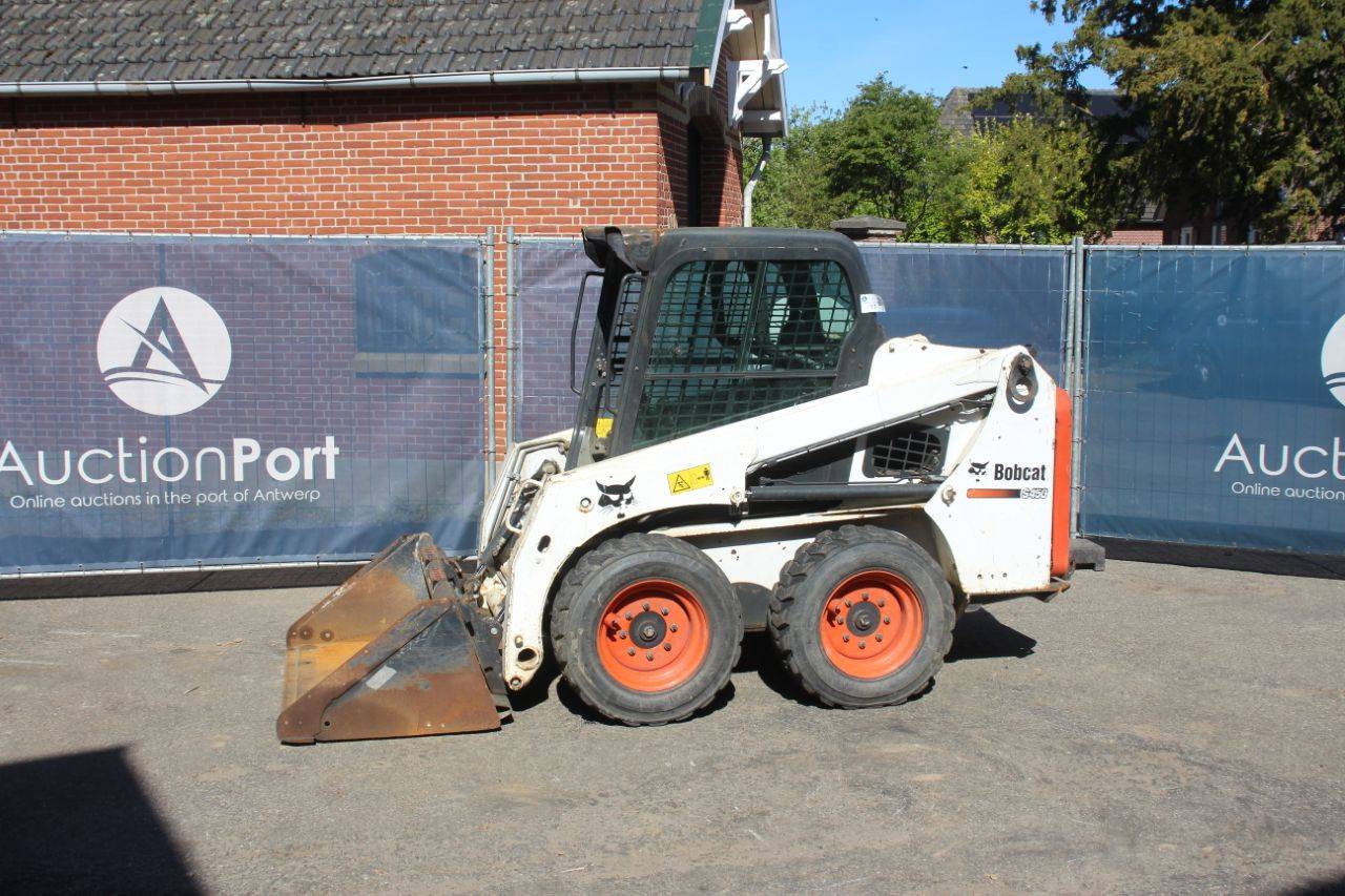 AuctionPort Facebook ad: Auction: Excavators - Mini Excavators - Forklifts …