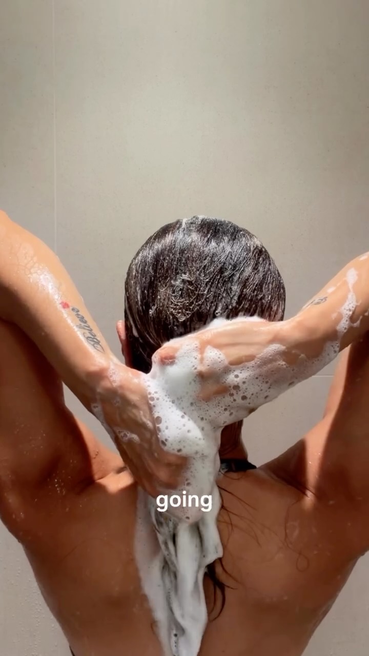 L'Oréal Professionnel India Facebook ad: If you ever met me at my house…