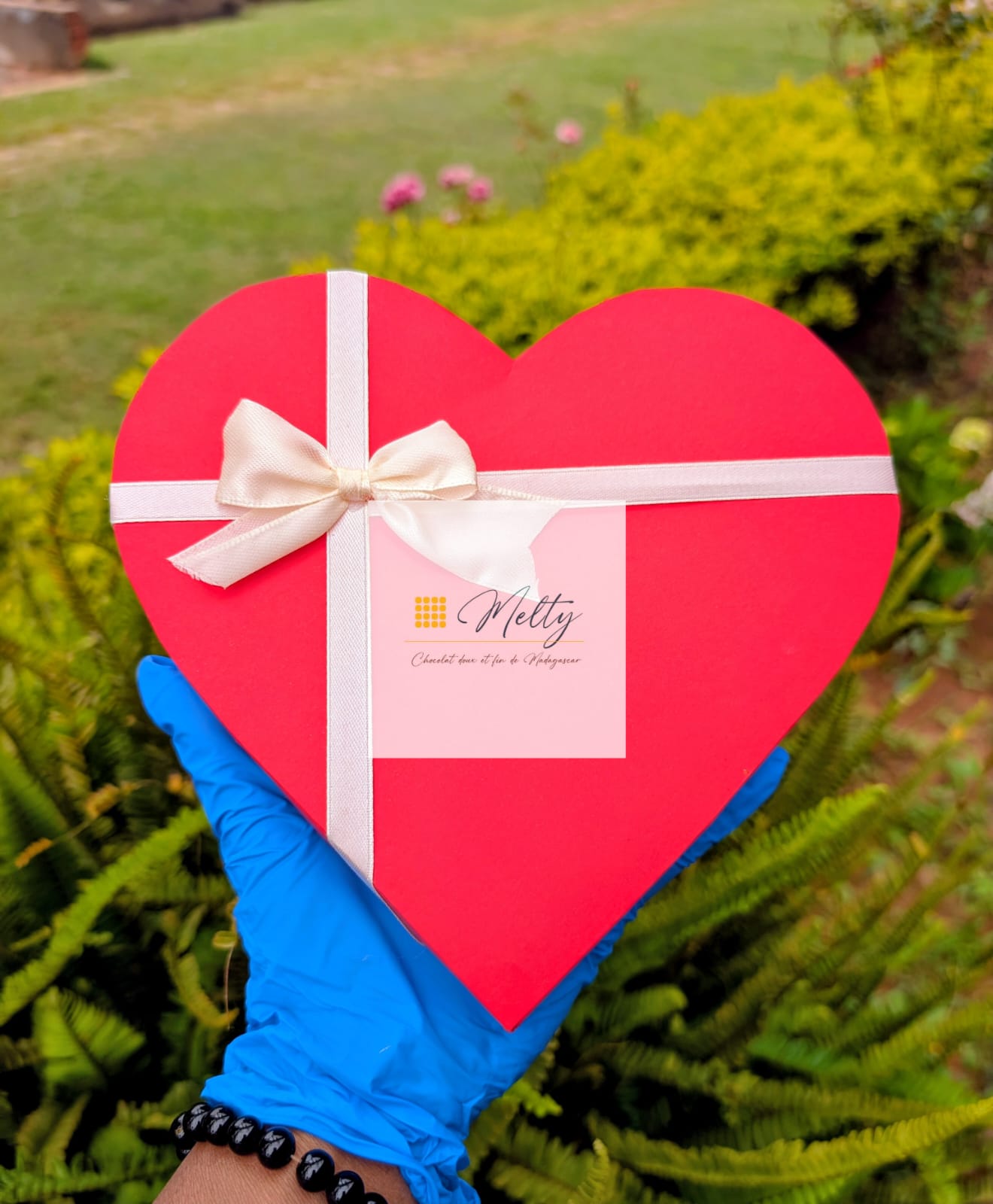 Chocolat Melty Facebook ad: Quand le chocolat devient un message d’amour