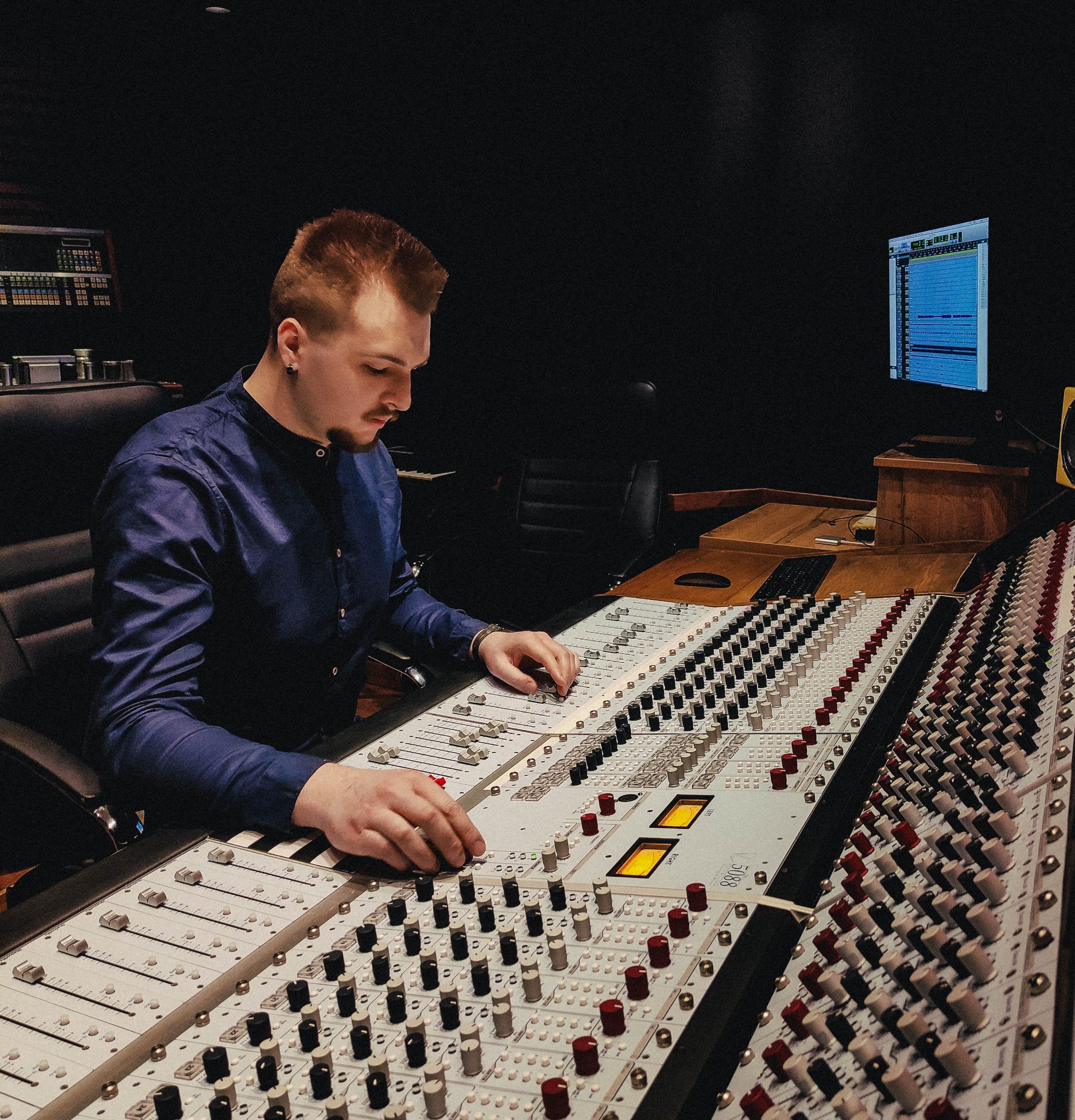 Major Mixing Facebook ad: Online Mixing and Mastering Services - Major Mixing