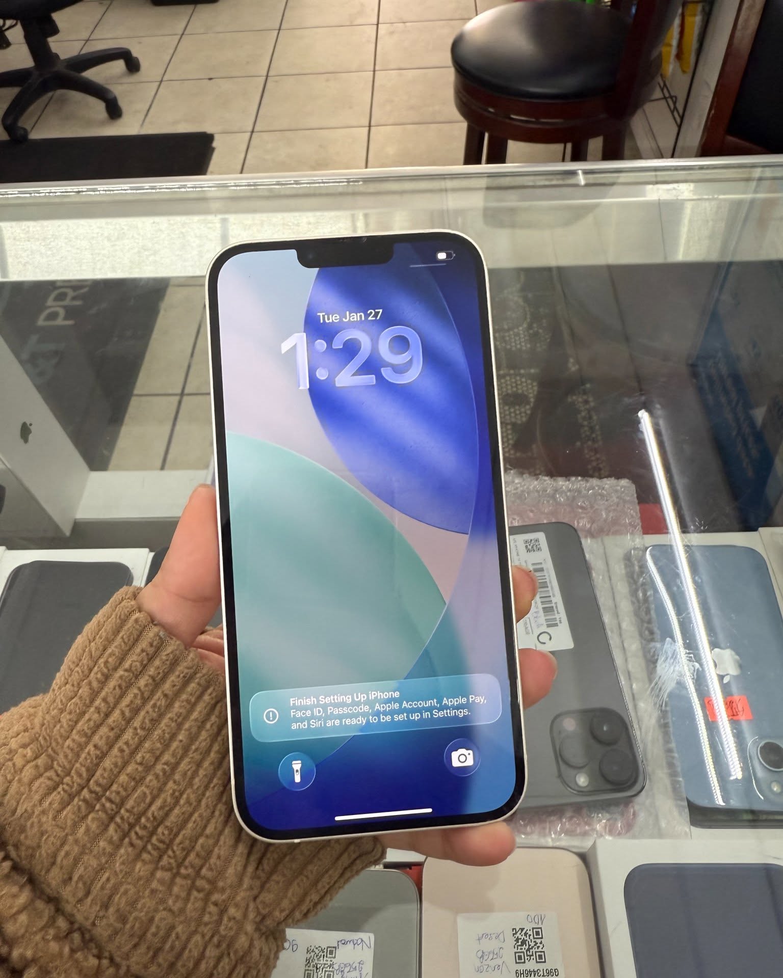 Viet Hoang Facebook ad: Like New condition iphone 14 Plus 512GB Unlocked