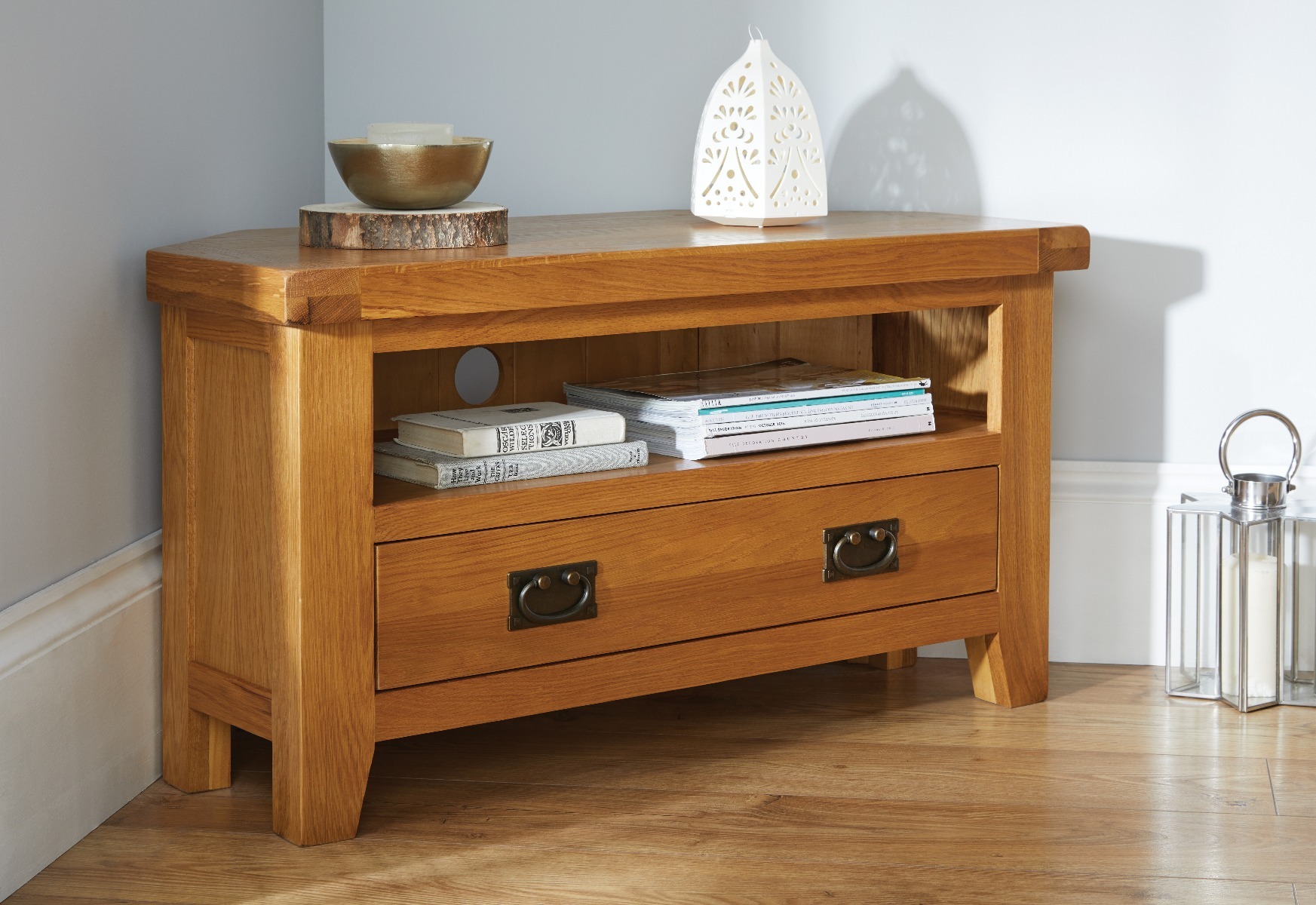 Bonbons's Facebook ad: Learn more about Oak Corner Tv Units