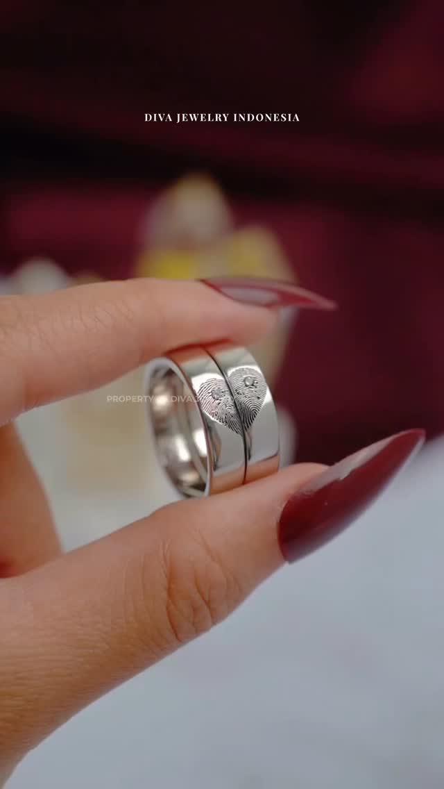 Divajewelry Indonesia Facebook ad: Cincin kawin dengan SIDIK JARI kalian berdua.