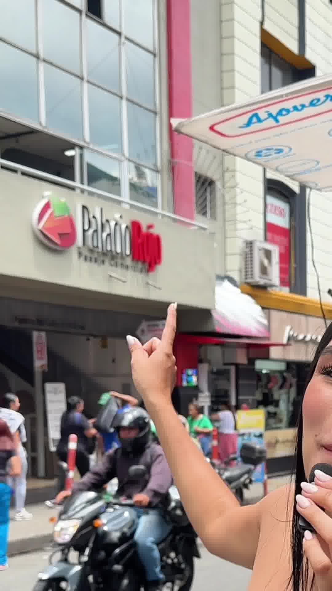 Orolaminadodm Facebook ad: El mas económico de Medellin
