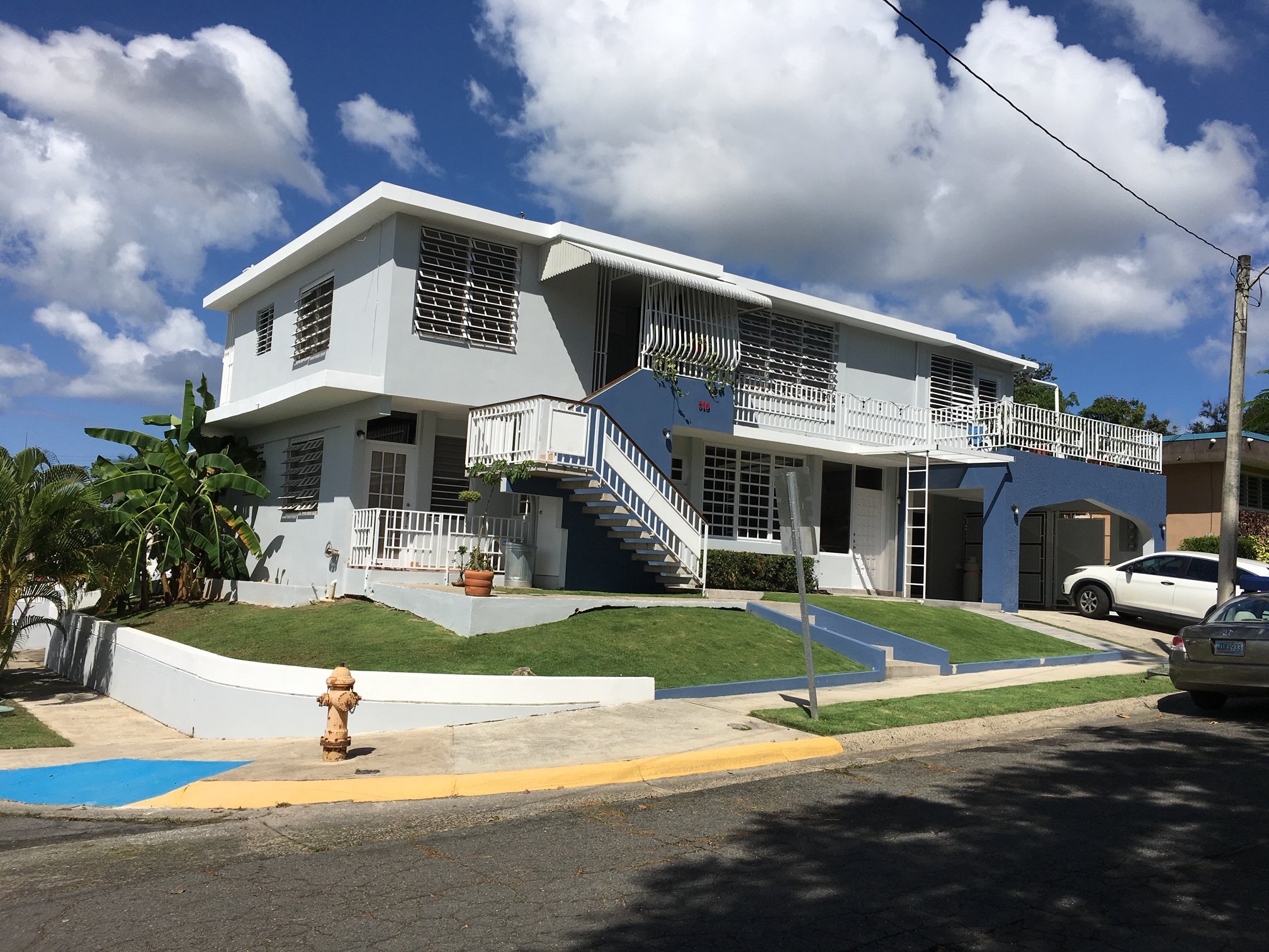 Julio R. González Facebook ad: Apartamento de 2Hab en San Gerardo