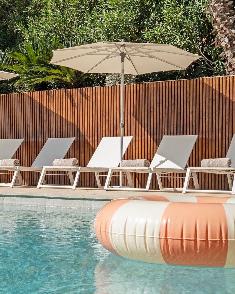 Beauvallon Services Facebook ad: Perchée sur les hauteurs du Golfe de Saint-Tropez…