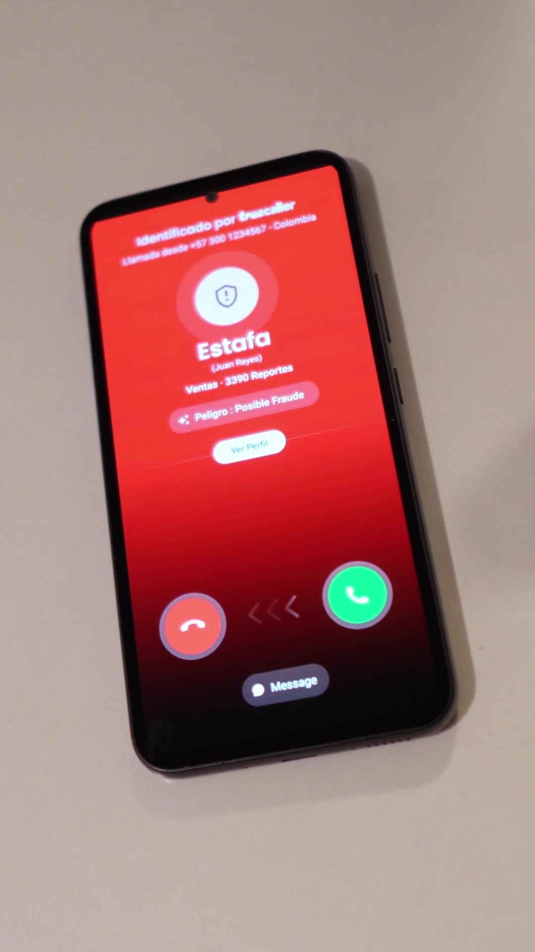 Truecaller Facebook ad: Responde solo lo que importa
