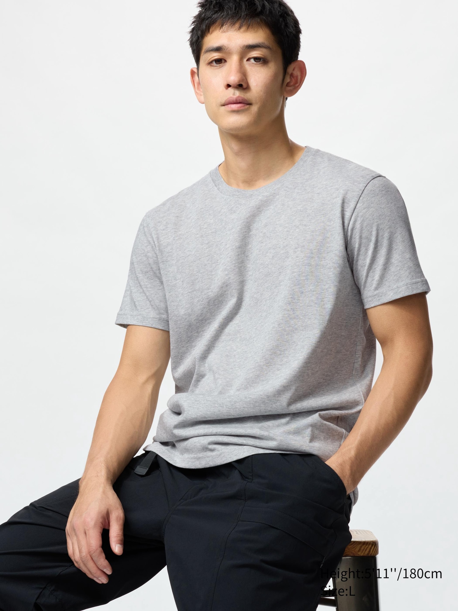 Uniqlo Thailand Facebook ad