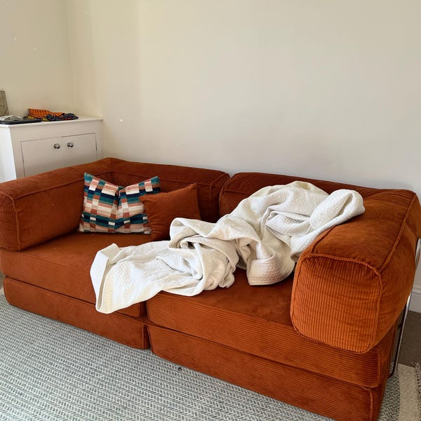 Sofa Concept Facebook ad: Built to Last Sofas