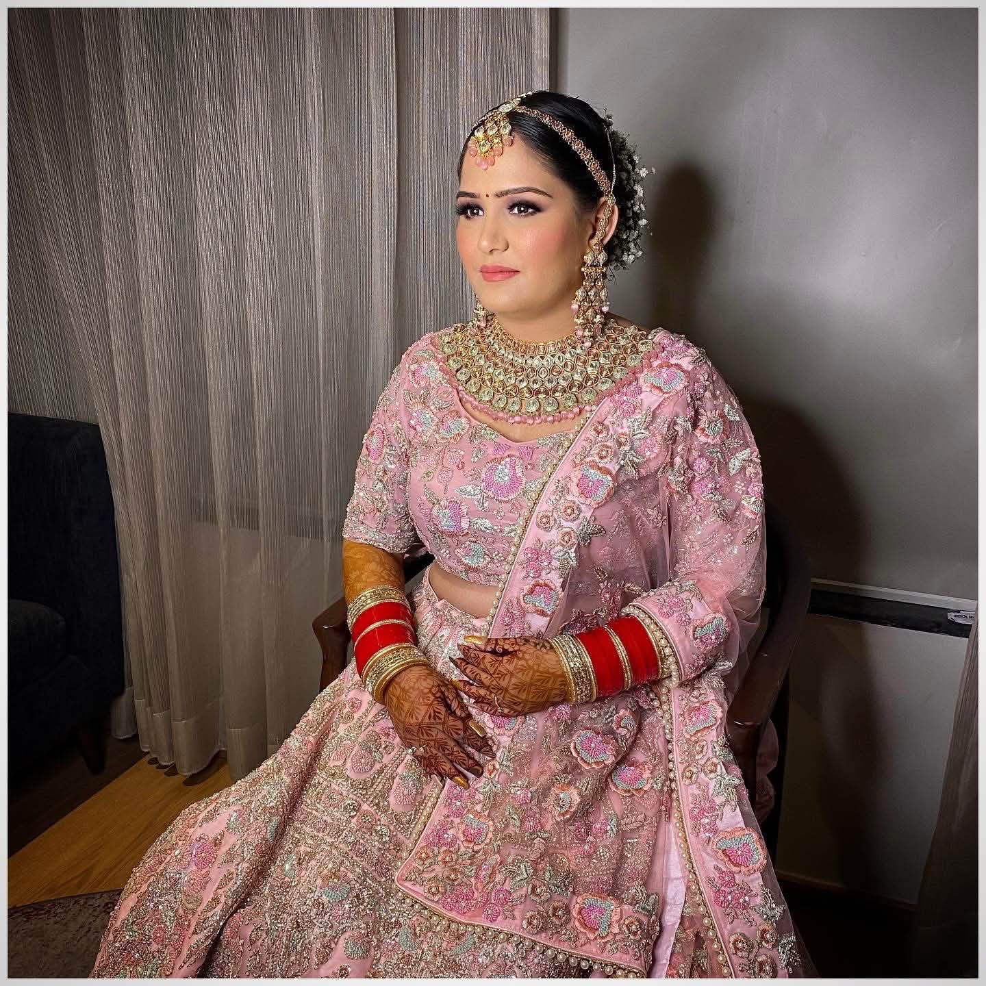 Sweety Prayag Makeup Pro Artist & Hairstylist Facebook ad