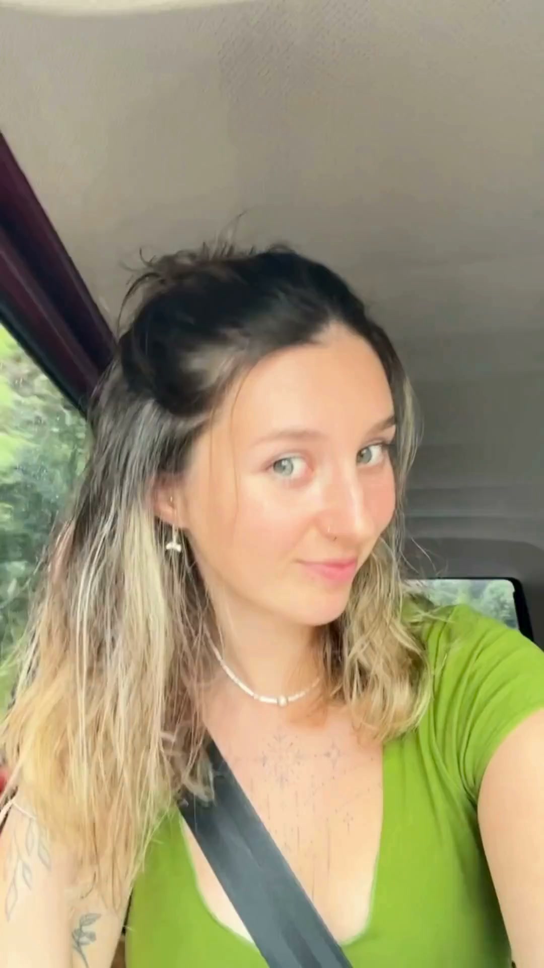 HINU Facebook ad: Most oils coat hair, ours feeds it