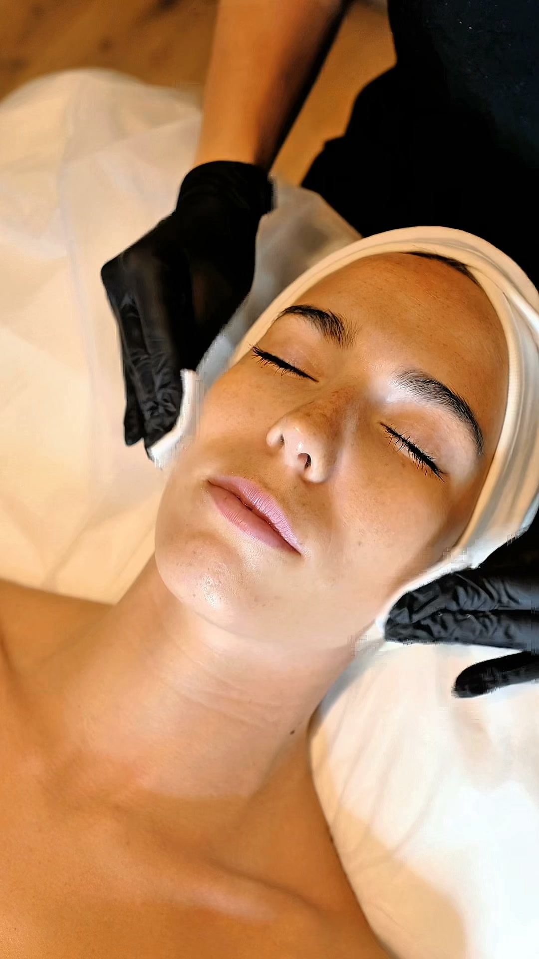 Beldon Beauty Facebook ad: Regala efecto buena cara