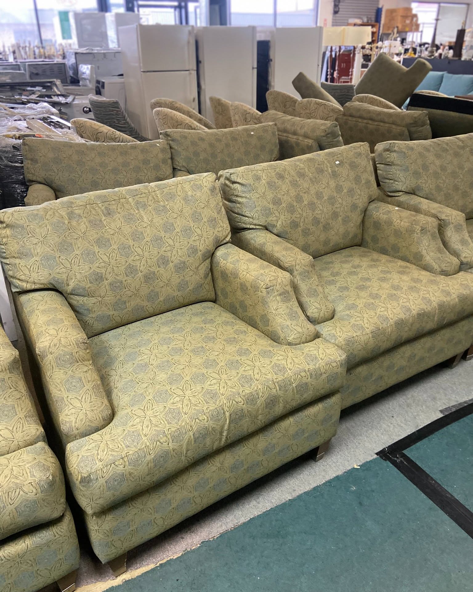 Stan Williams Facebook ad: Armchairs $29 each from Resort Hotelz