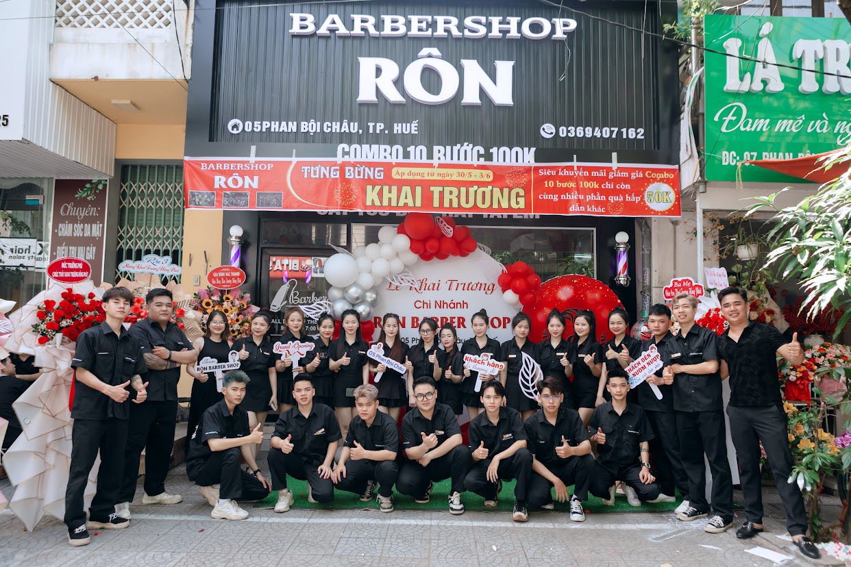 Rôn BarBer Shop Cs2 - 128 Nguyễn Sinh Cung - TP Huế Facebook ad: MÙA HÈ NÓNG NỰC, ĐẾN RÔN BARBER SHOP…