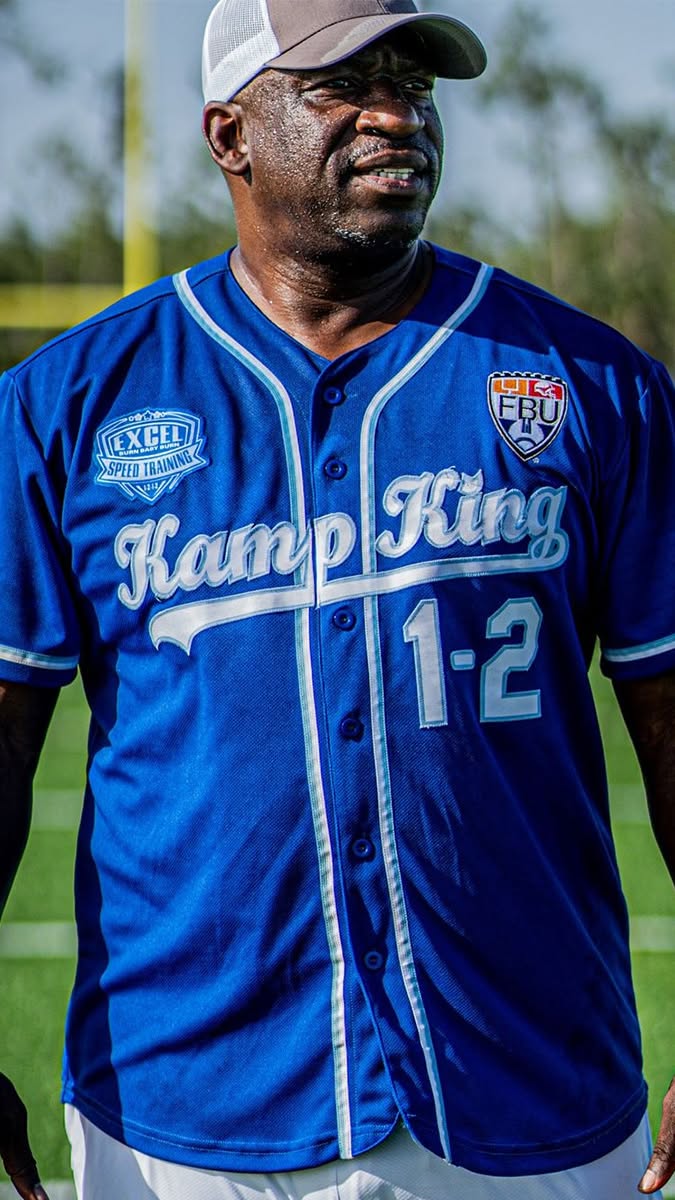 Fansidea.com Facebook ad: Custom Jerseys for Coaches