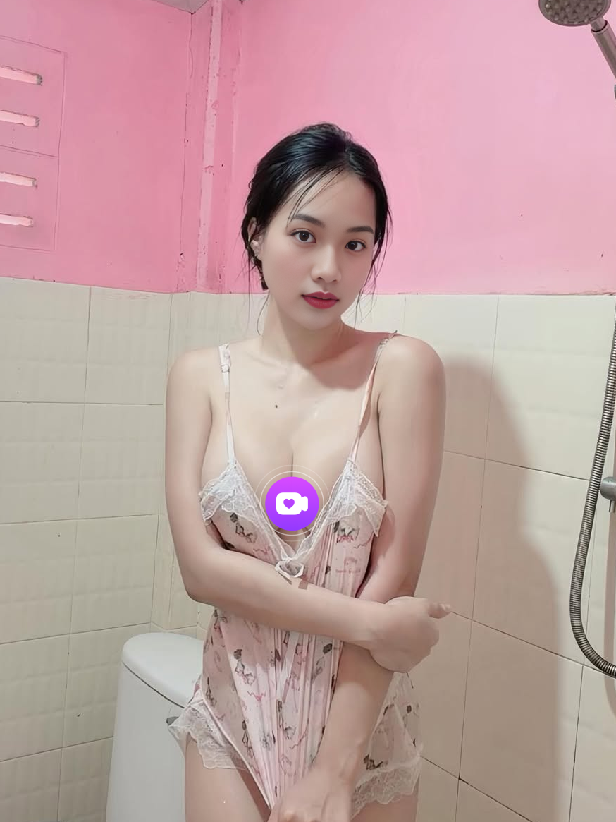 Alexandra Guzman Anna Facebook ad: Tiki, Video Chat & Date