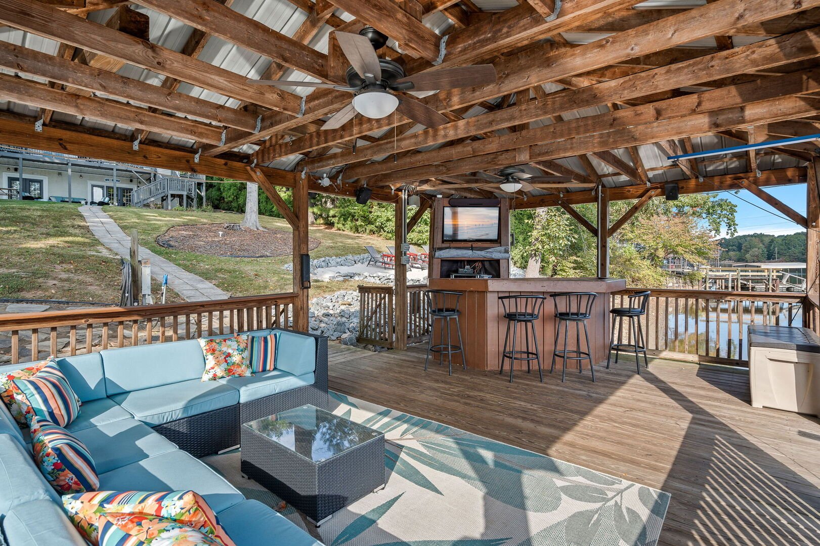Southern Charm Retreats Facebook ad from May 7, 2026