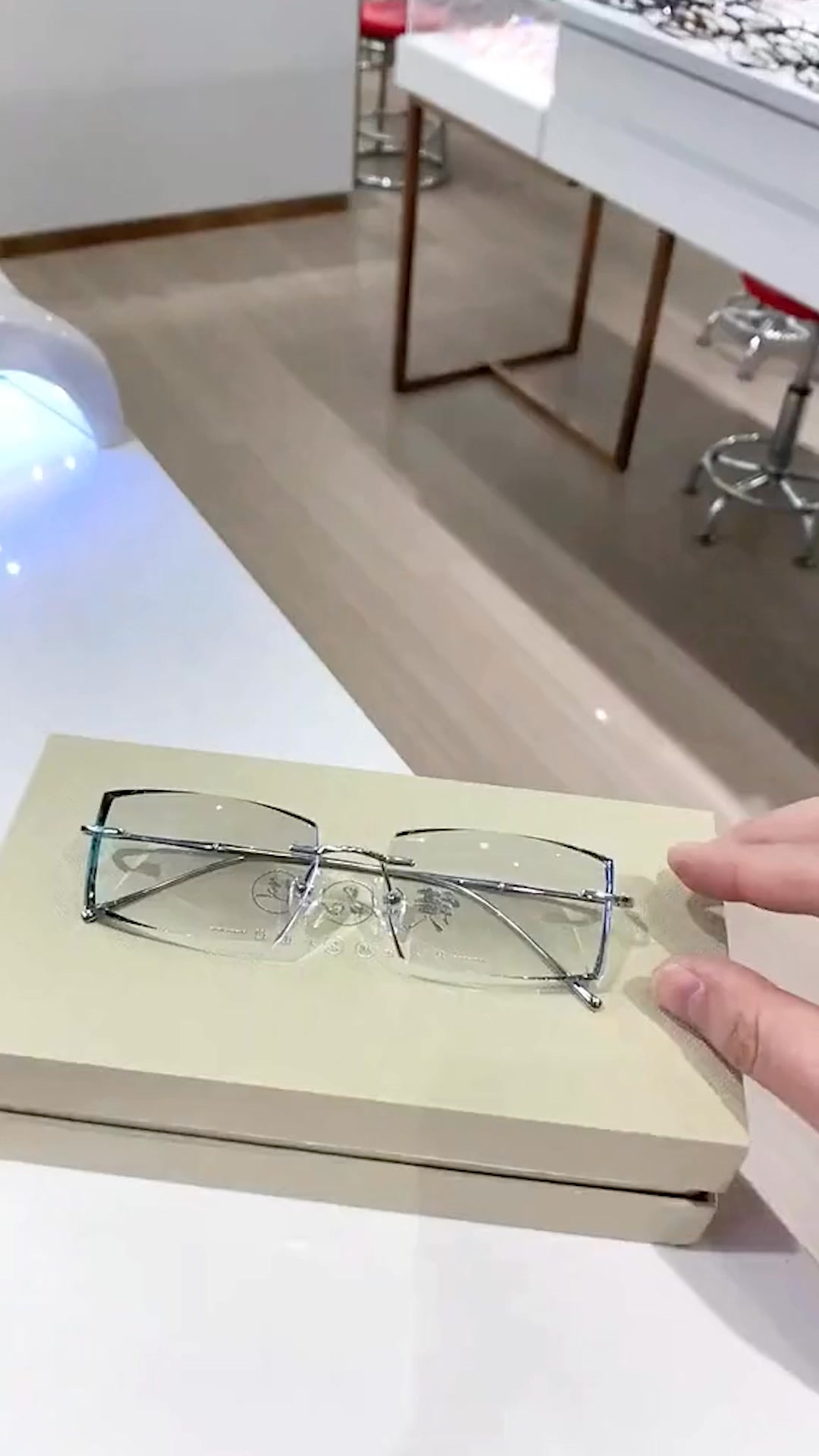 Aspirations Lifestyle & More Facebook ad: Buy 1 Get 1 Free, One Power Reading Glasses @ ₹499