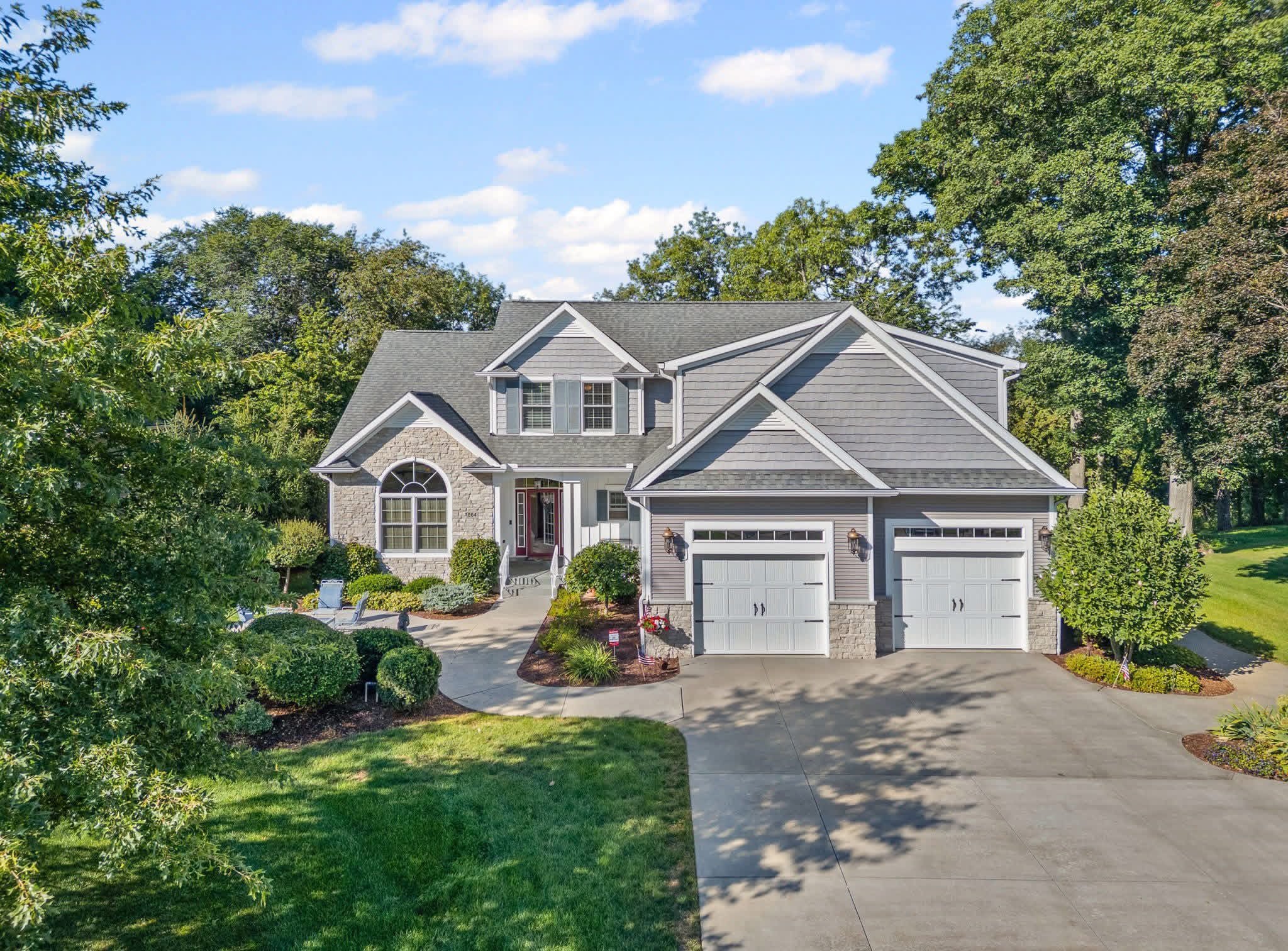 Dusty Robinson Facebook ad: 5 Beds 3.5 Baths House