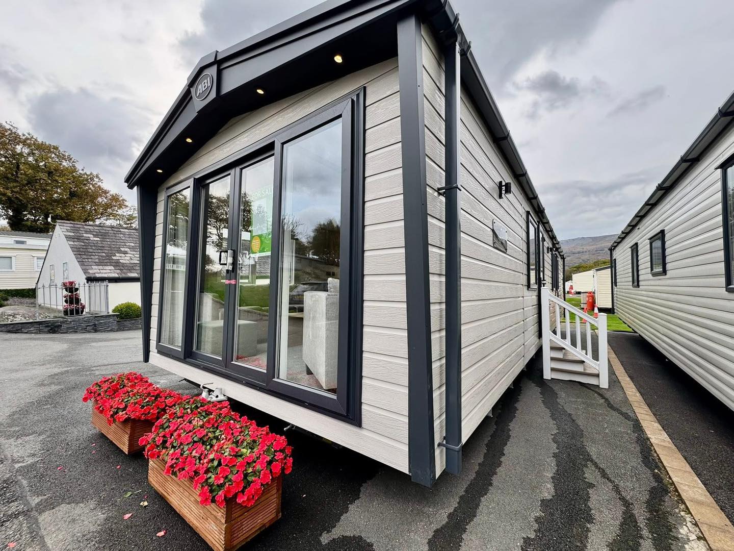 Lyons Snowdon View Holiday Park Facebook ad: BRAND NEW 2026 ABI INGLETON SINGLE LODGE 40X13FT…