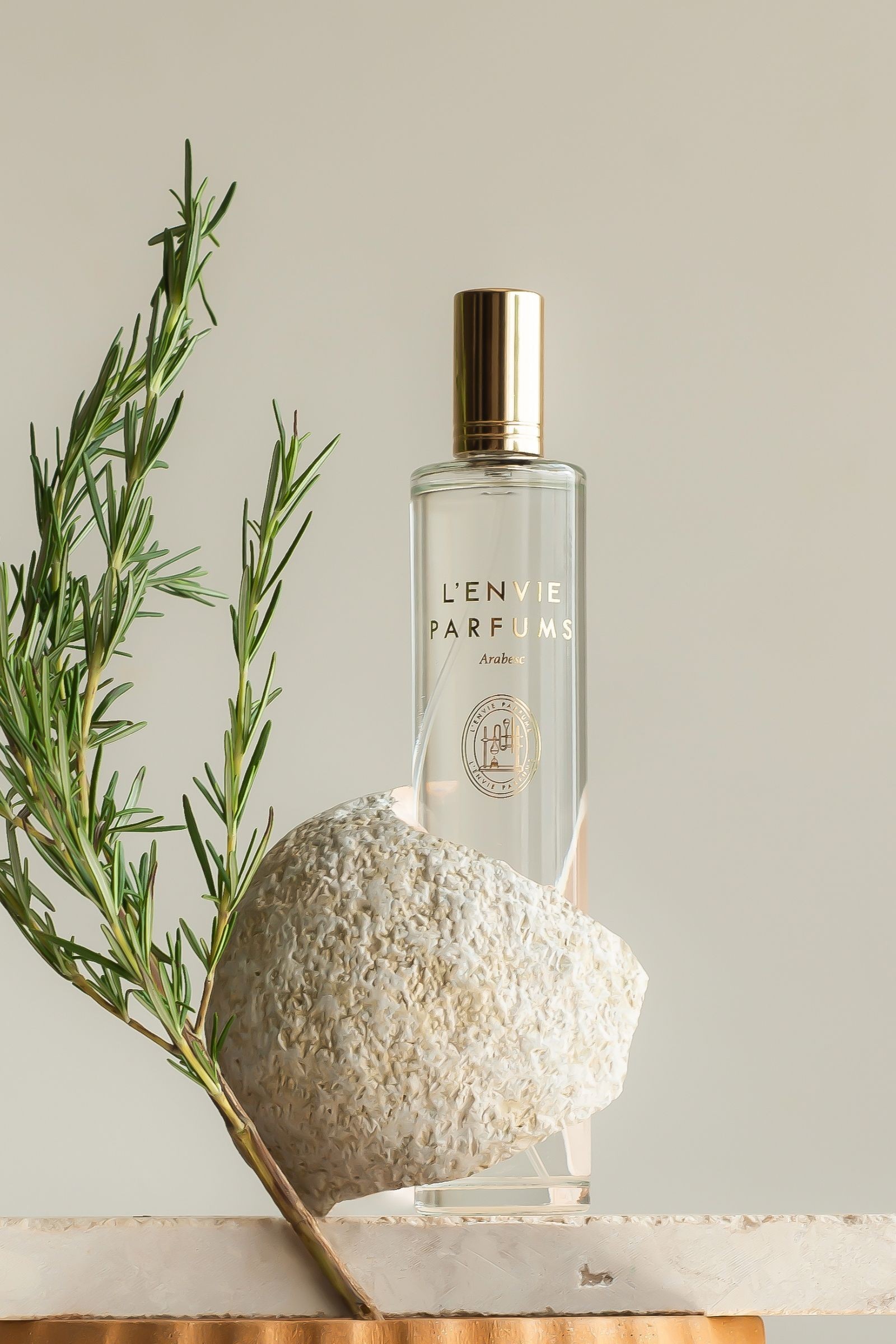 Lenvie Facebook ad: Descubra LENVIE: rituais que acolhem e notas que…
