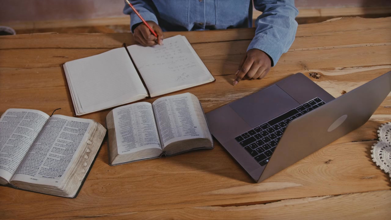 The Free Bible Lessons Center Facebook ad from Aug 13, 2025