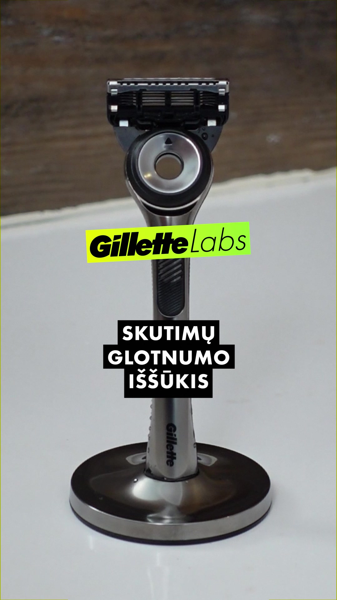 Gillette Central Europe Facebook ad: Patvarūs ašmenys