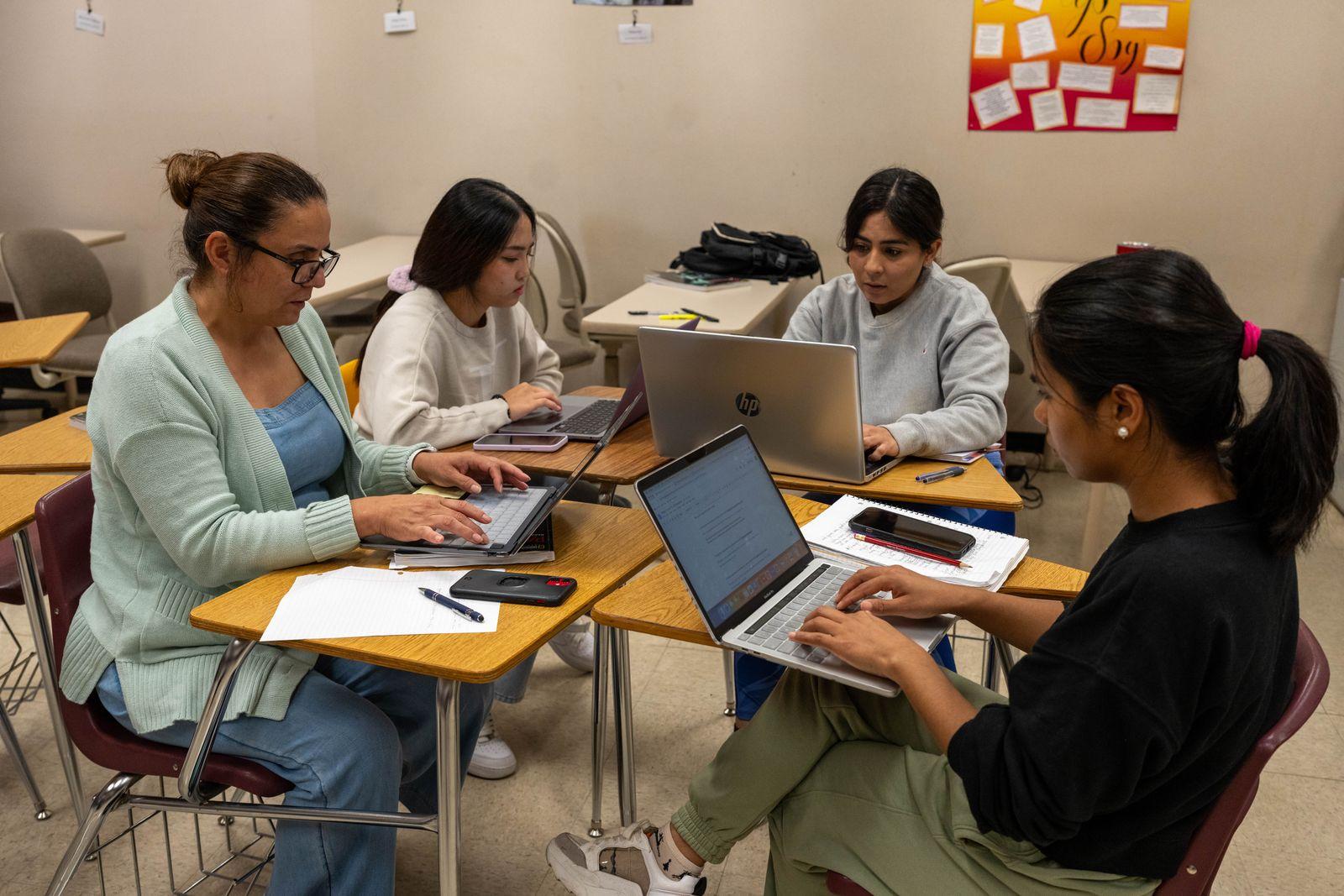 Sonoma County Adult Education Facebook ad: Comp 1-AE 761.1 (72698)-SPAN-FA26