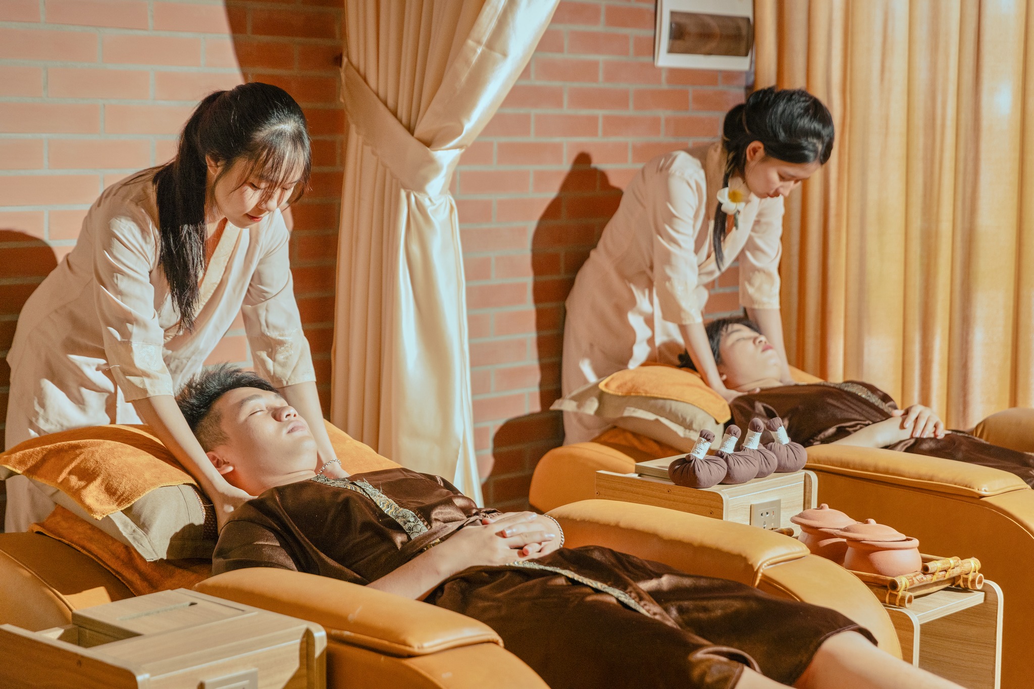 Pattaya Thai Spa Ninh Thuận Facebook ad: TUYỂN DỤNG KỸ THUẬT VIÊN thu nhập cao…