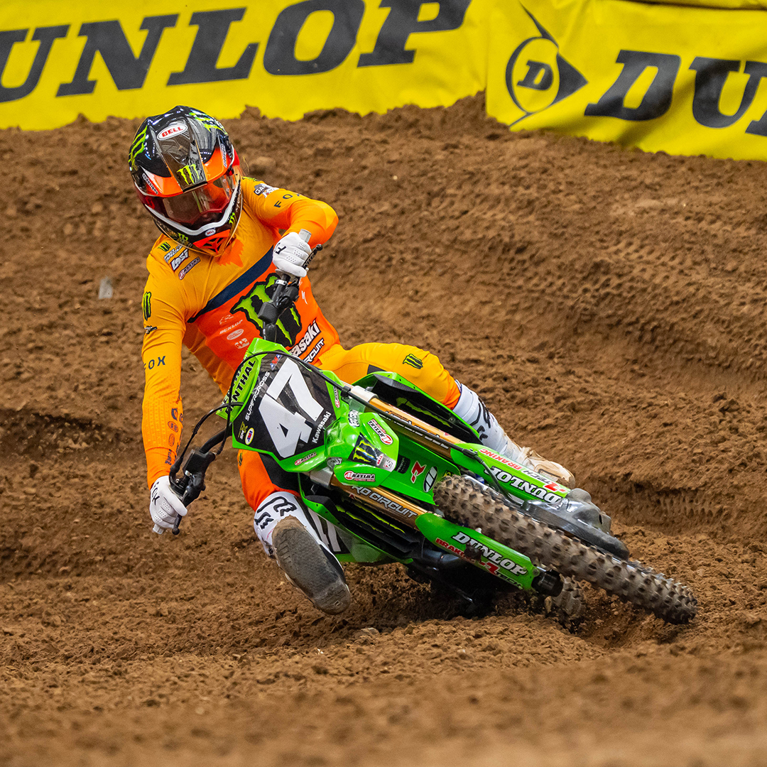 MXstore Facebook ad