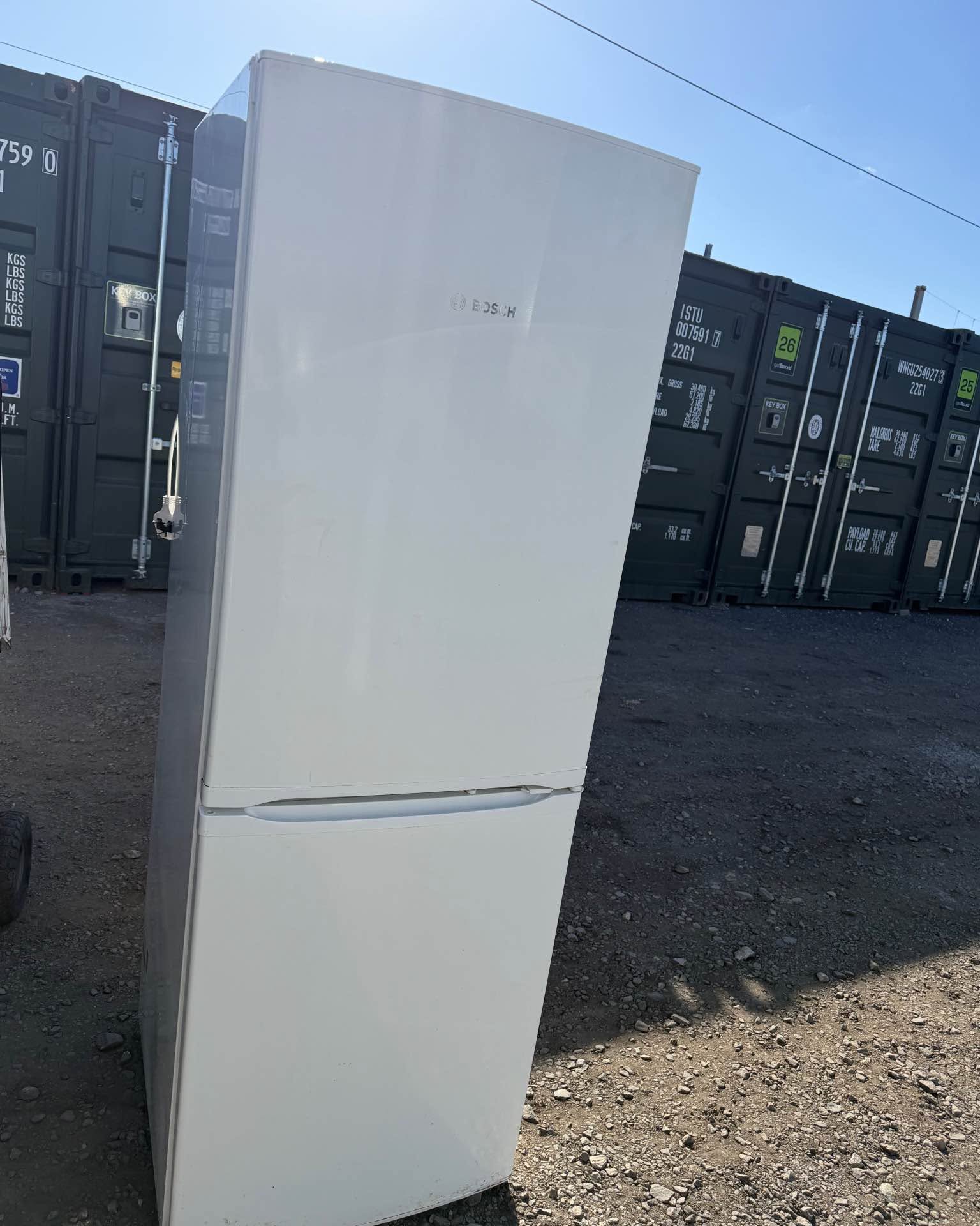Nicola Jones Facebook ad: BOSCH fridge freezer ‘delivery available