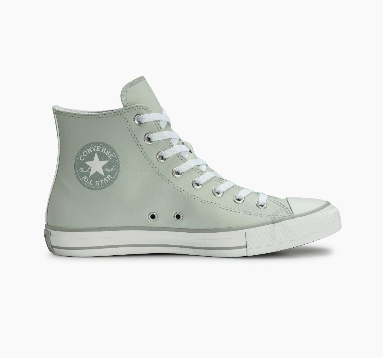 CONVERSE Facebook ad: Converse de Couro, a resistência e estilo para…