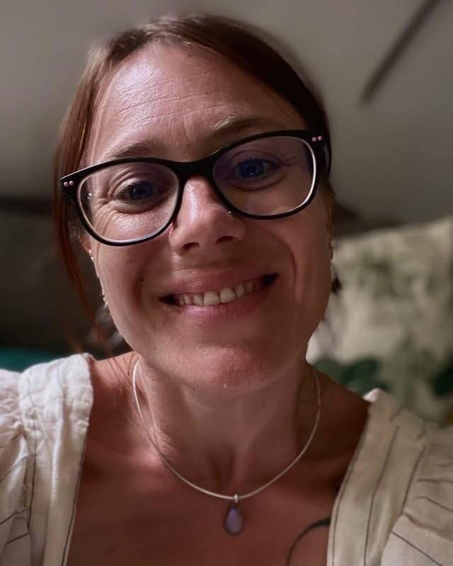 Mélinda Saler Sophrologue et praticienne en hypnose thérapeutique Facebook ad: 𝗠𝗼𝗻 𝗰𝗲𝗿𝘃𝗲𝗮𝘂 𝘁𝗿𝗼𝘂𝘃𝗮𝗶𝘁 𝘁𝗼𝘂𝗷𝗼𝘂𝗿𝘀…