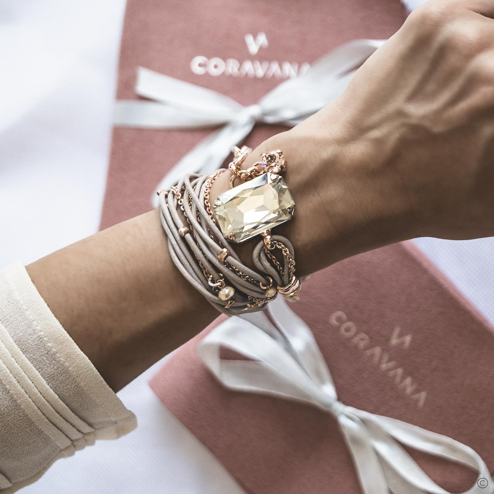 Coravana Jewelry Facebook ad: Our most popular bracelet is now 25% OFF!