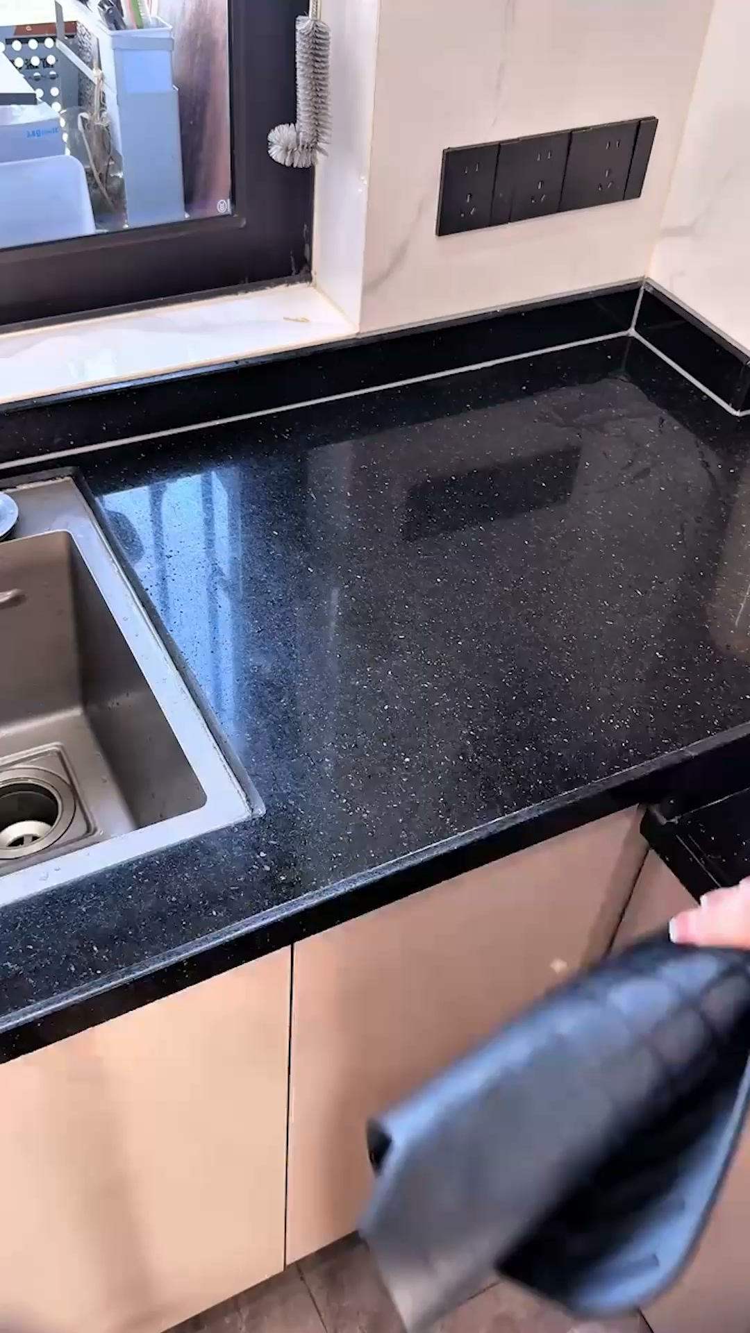 Netscroll Facebook ad: Doživite čarobnost DripDrain!
