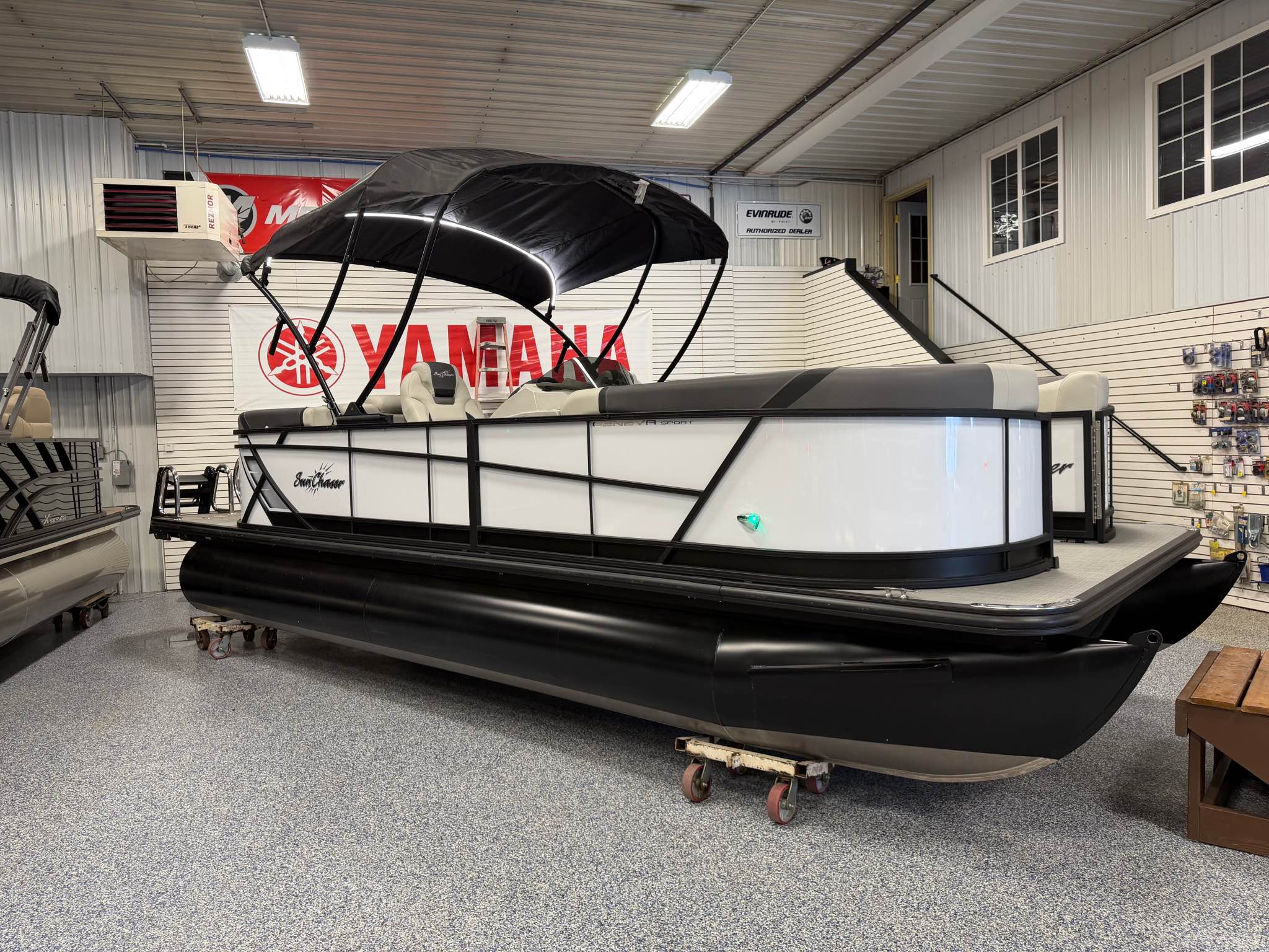 Nick Tinucci Facebook ad: 2025 Sun Chaser Geneva Sport 23 LR DR Tri-Toon