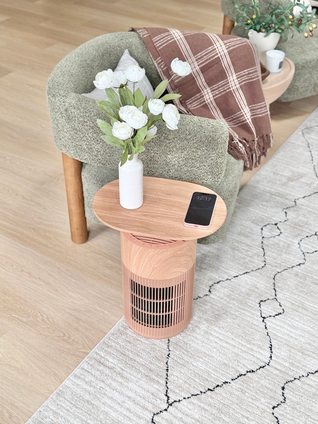 Everything Envy Facebook ad: Wait until you see what this side table…