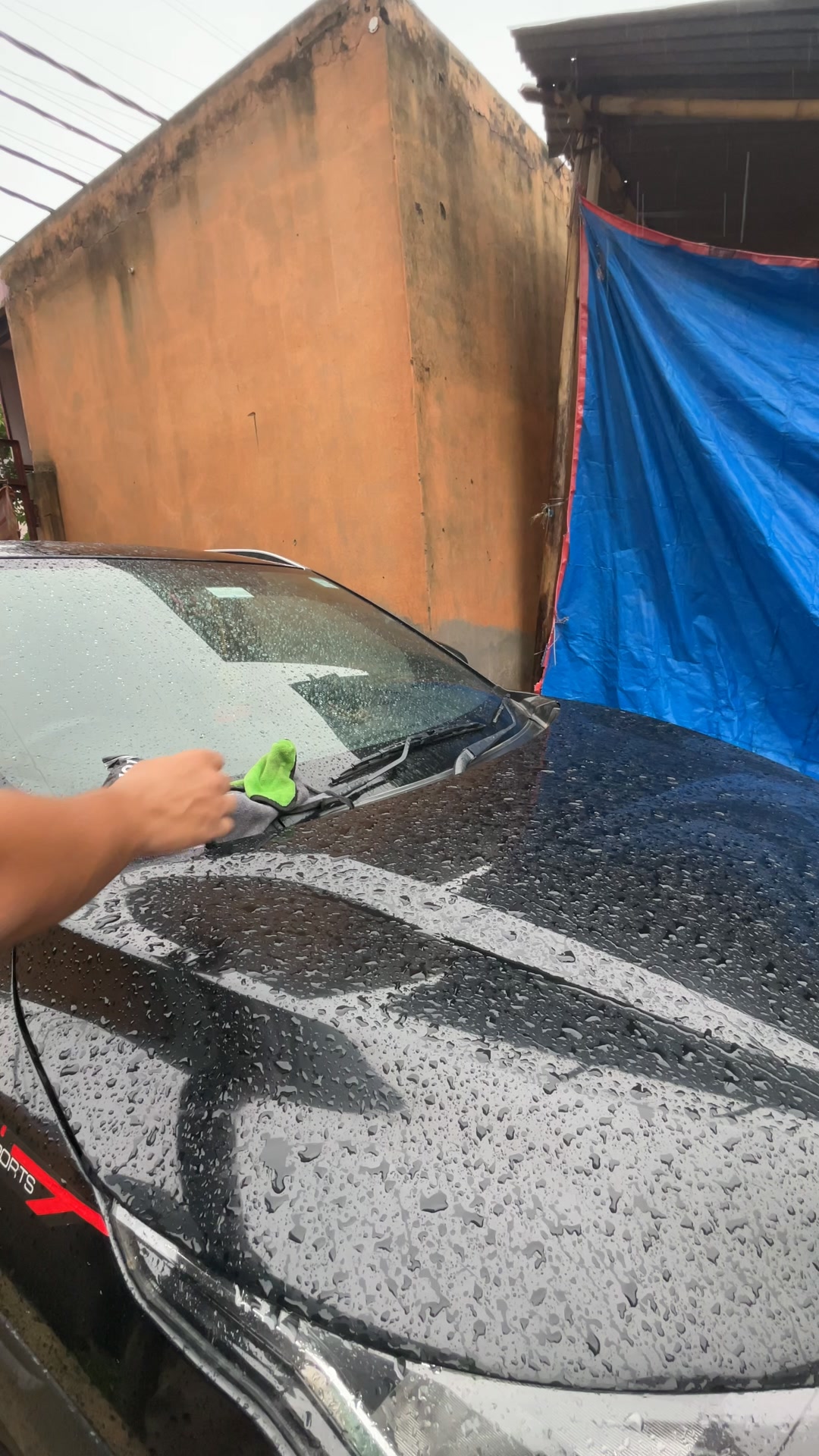 Car 101 Facebook ad: Pro-Grade 1200 GSM Towel, 38% OFF