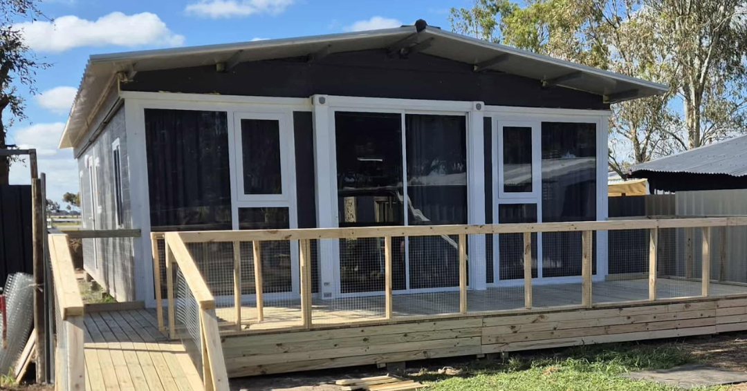 Express Portables Facebook ad: 40ft Pitched Roof with Glass Front - 2 Bed & Walk in…
