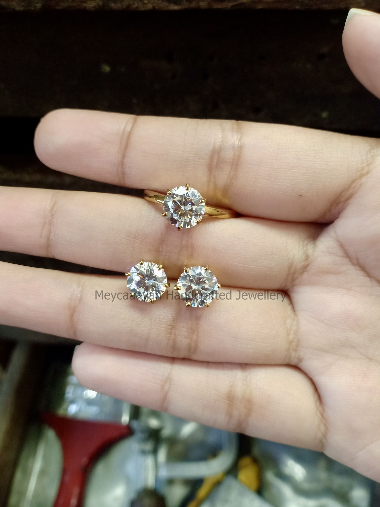 Meycauayan Handcrafted Jewellery Facebook ad: Sometimes all you need is a little gold…